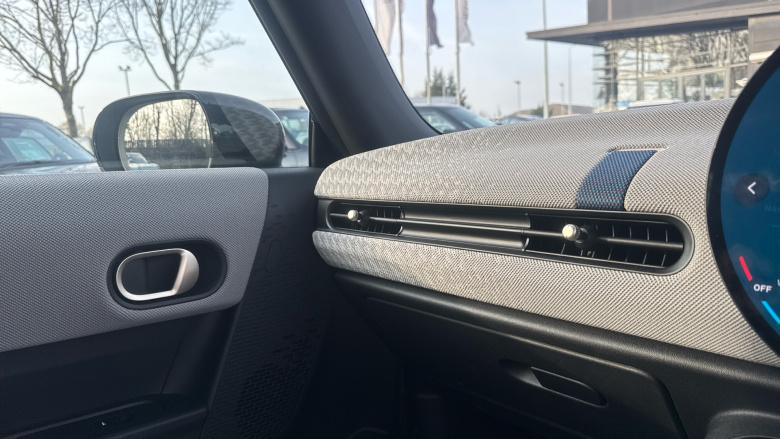 MINI Cooper 1.5 C Exclusive 3dr Auto Petrol Hatchback